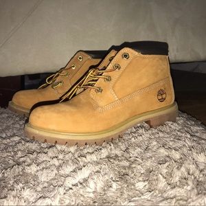 Low rise timberland waterproof boots